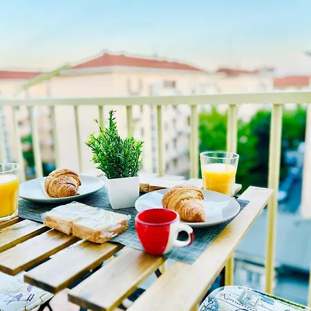 Comfort - Vicino Centro E Metro בית אירוח *